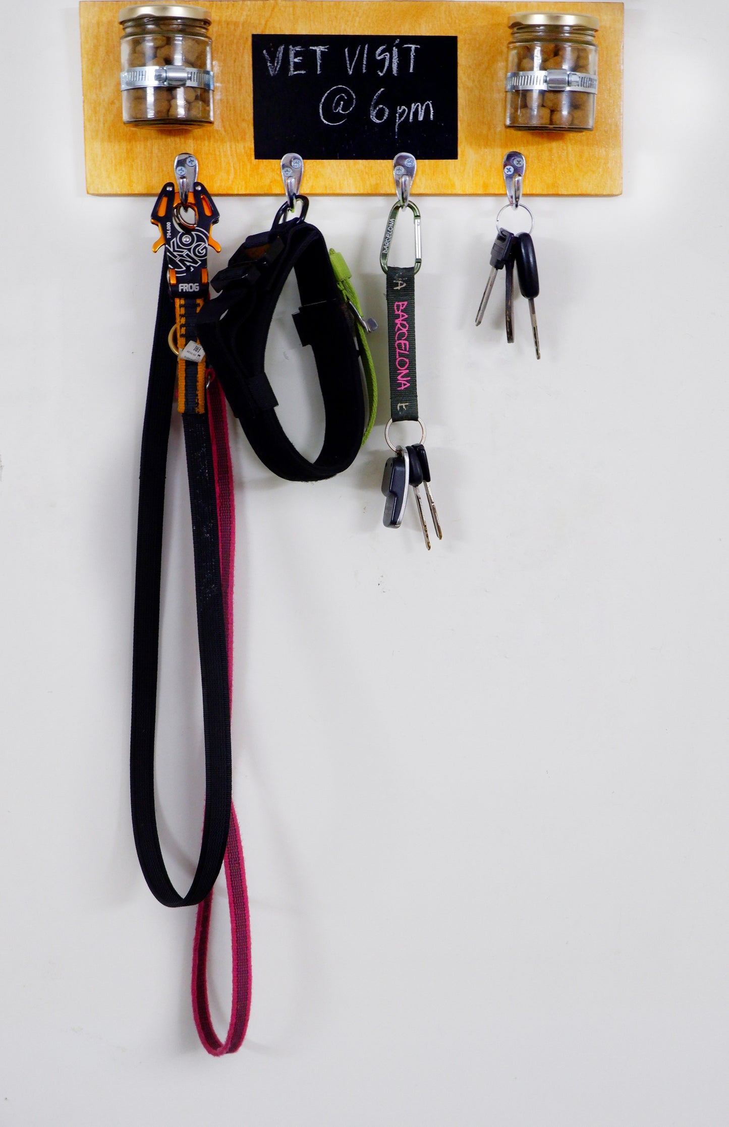 Petarchi Dog Leash Hanger with blackboard